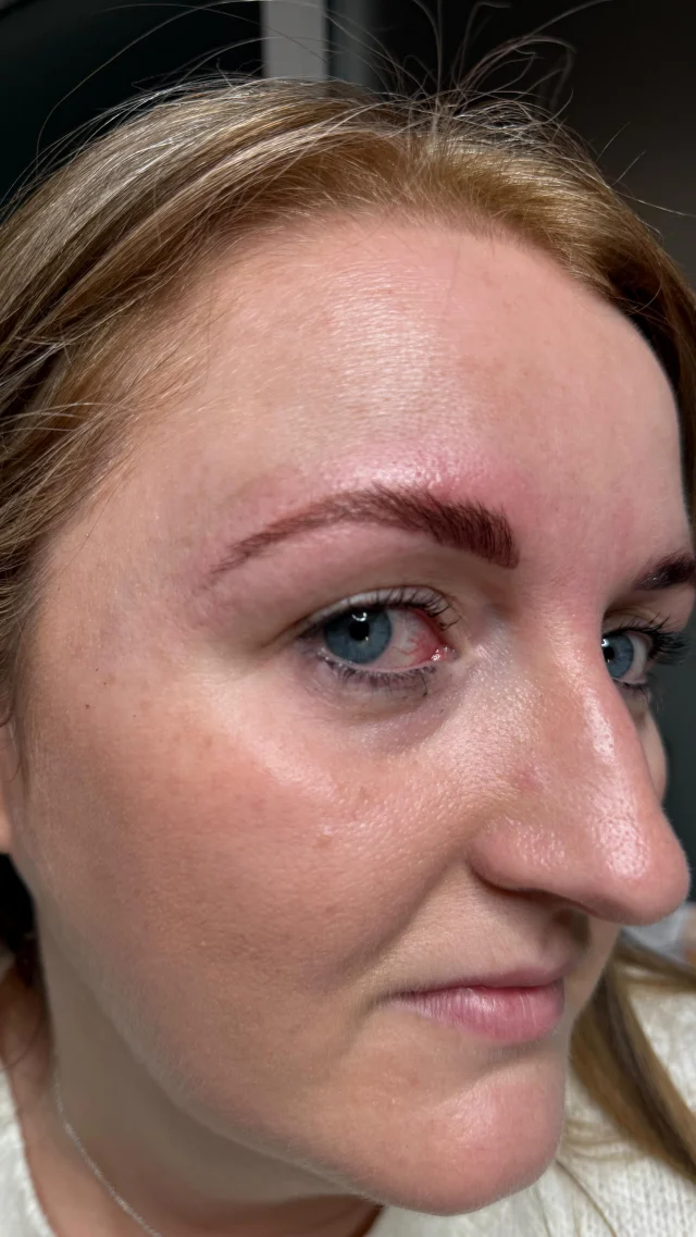 Signature Brow Treatment…. Ft skin and Haircare. 

Taking a soft irregular shaped brow and adding definition, shape and colour for a rich glossy brow. 

#baildonbeauty #bespokebeautyandmakeup #baildonbeautysalon #brows #browlift #treatment
