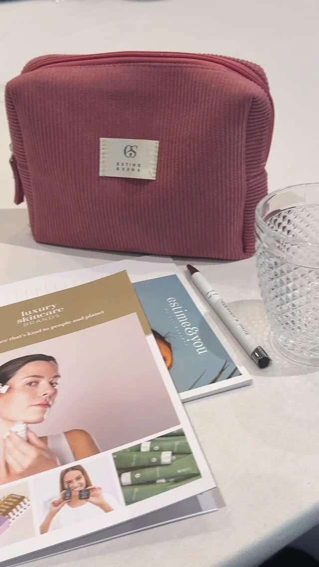 ✨Today has been incredible ! 

Today I drove to Nottingham to attend the summit for @luxuryskincarebrands and @estimeetsens_uk 

Having the opportunity to listen to the founder of the brand I chose and invested in was absolutely golden, not to mention the eduction and over view of what is to come, and sneak peeks. 

#estimeetsens #luxuryskincarebrand #organic #considered